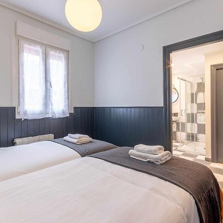 Apartamento KUIA con vistas frontales a la Ría de Bilbao cerca del metro Erandio Exterior foto